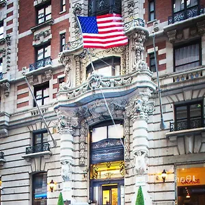 The At Fifth Avenue Stati Uniti