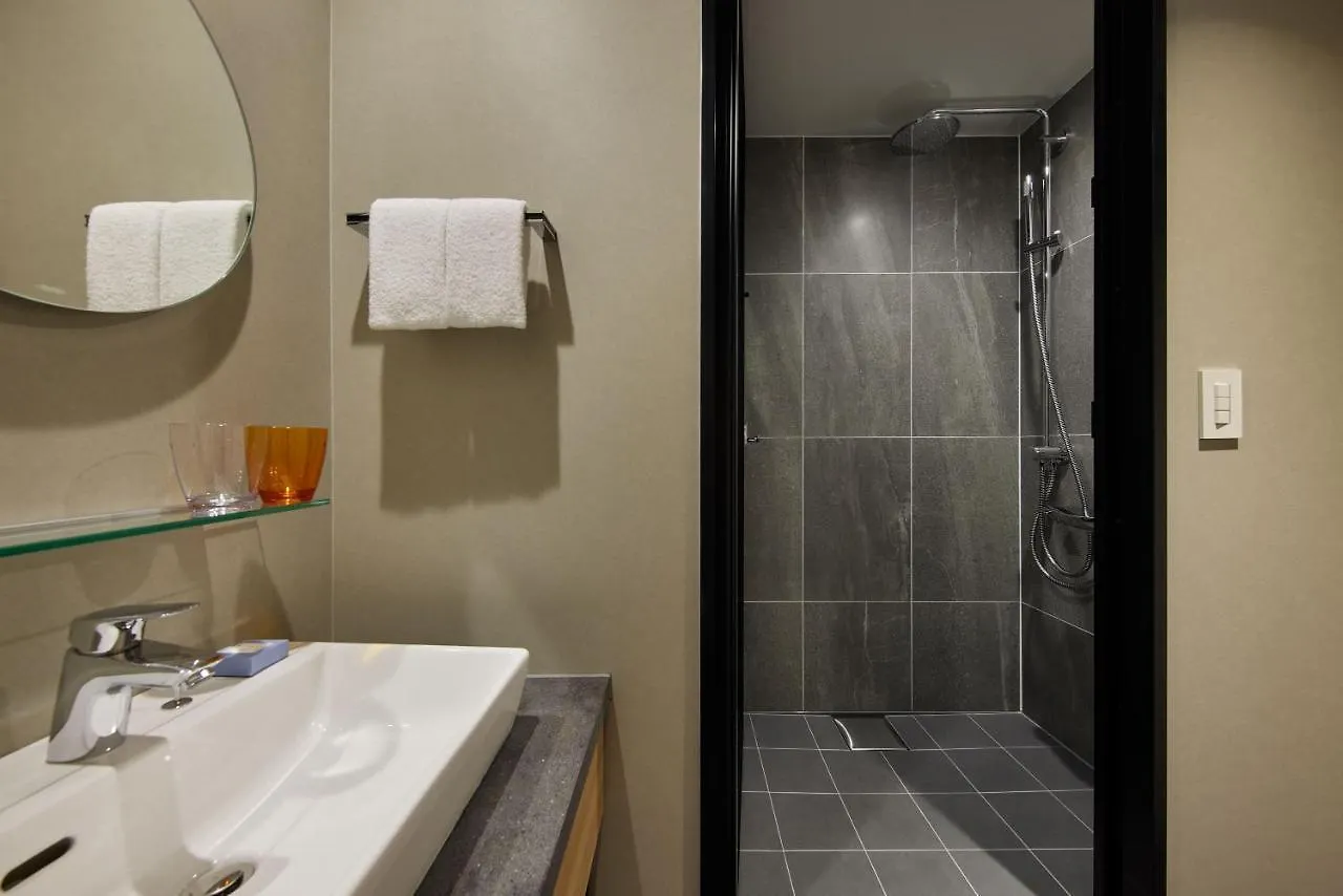 Oakwood Hotel Oike Kyoto 3*,